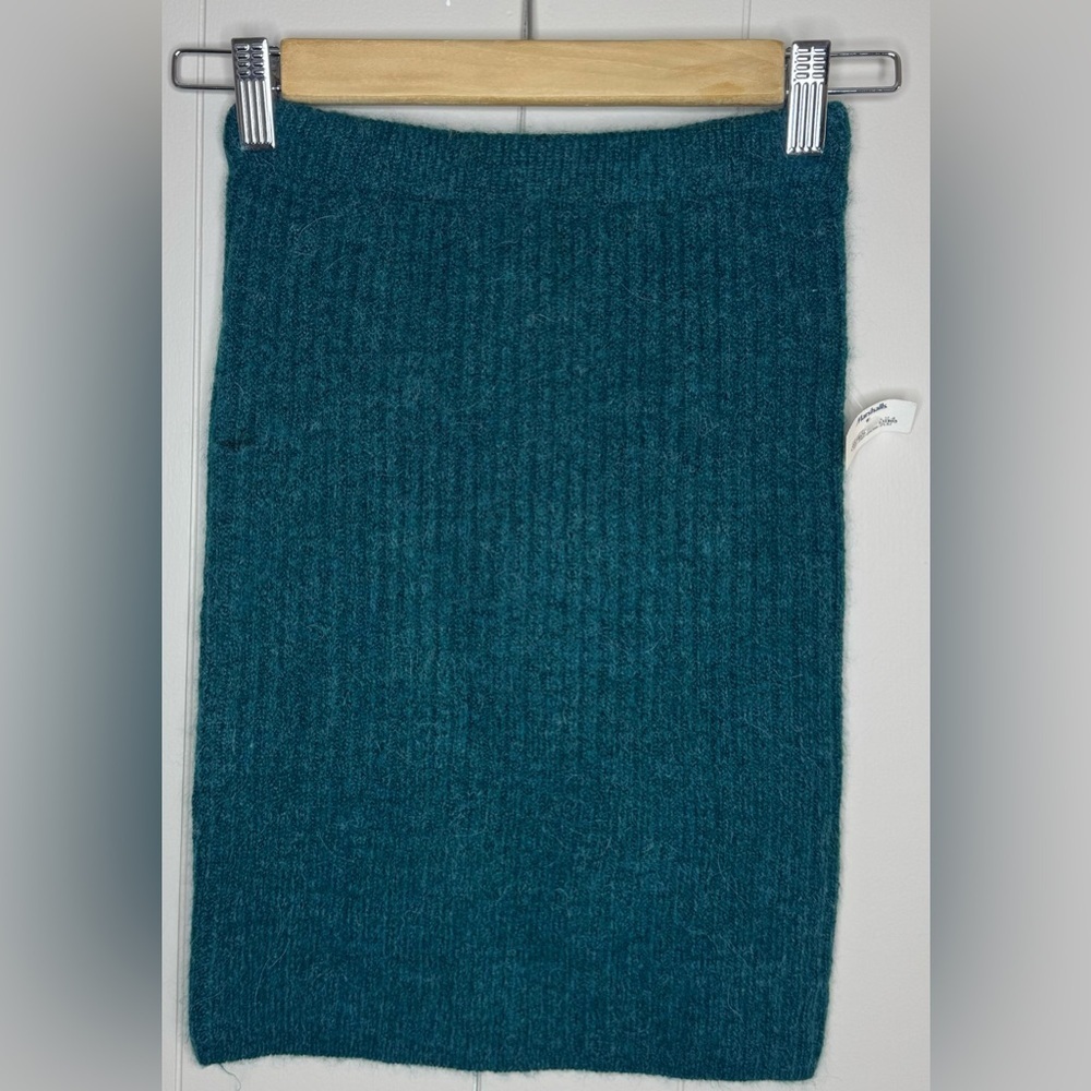 NWT Happily Grey Mini Stretch Ribbed Elastic Waist Sweater Skirt Womens Small